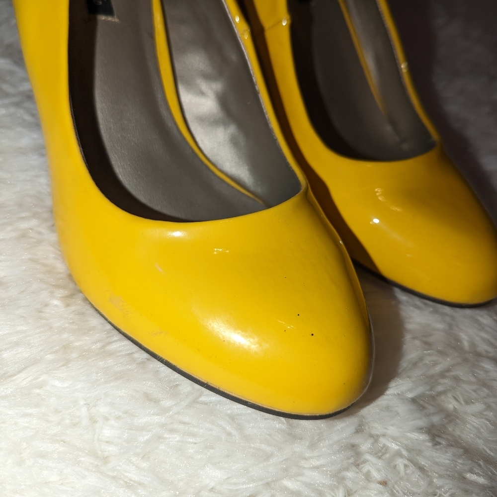 Michael Antonio yellow heels - Picture 13 of 15